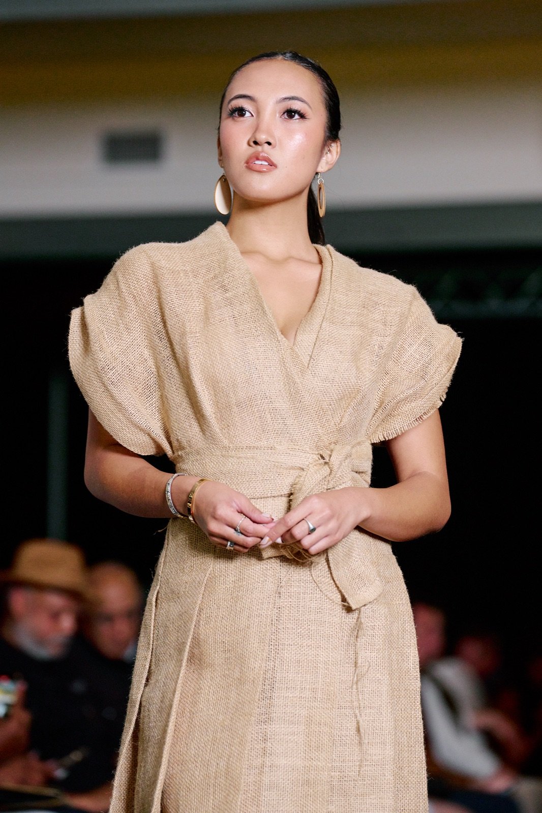 Belted burlap dress, close